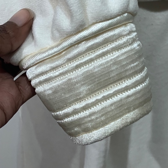 Sabrina exclusively for Mervyn’s 1970’s cream robe - Picture 6 of 10